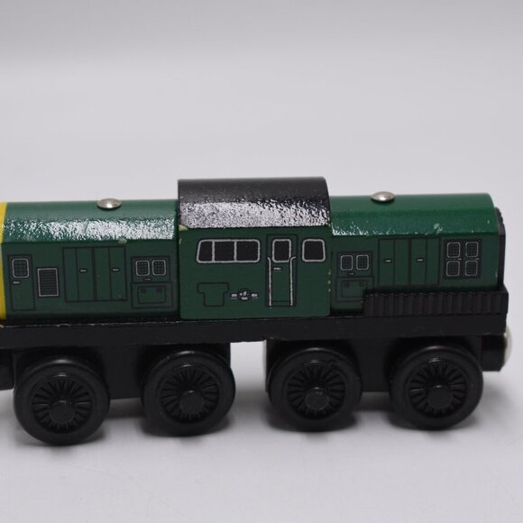 Thomas & Friends DEREK Wooden Railway Train Tank Engine the Diesel Rare 2001 - Picture 5 of 10